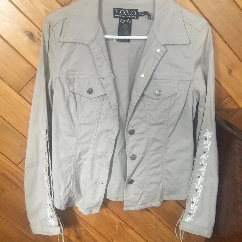YOYO Tan Jacket | Medium | EEUC